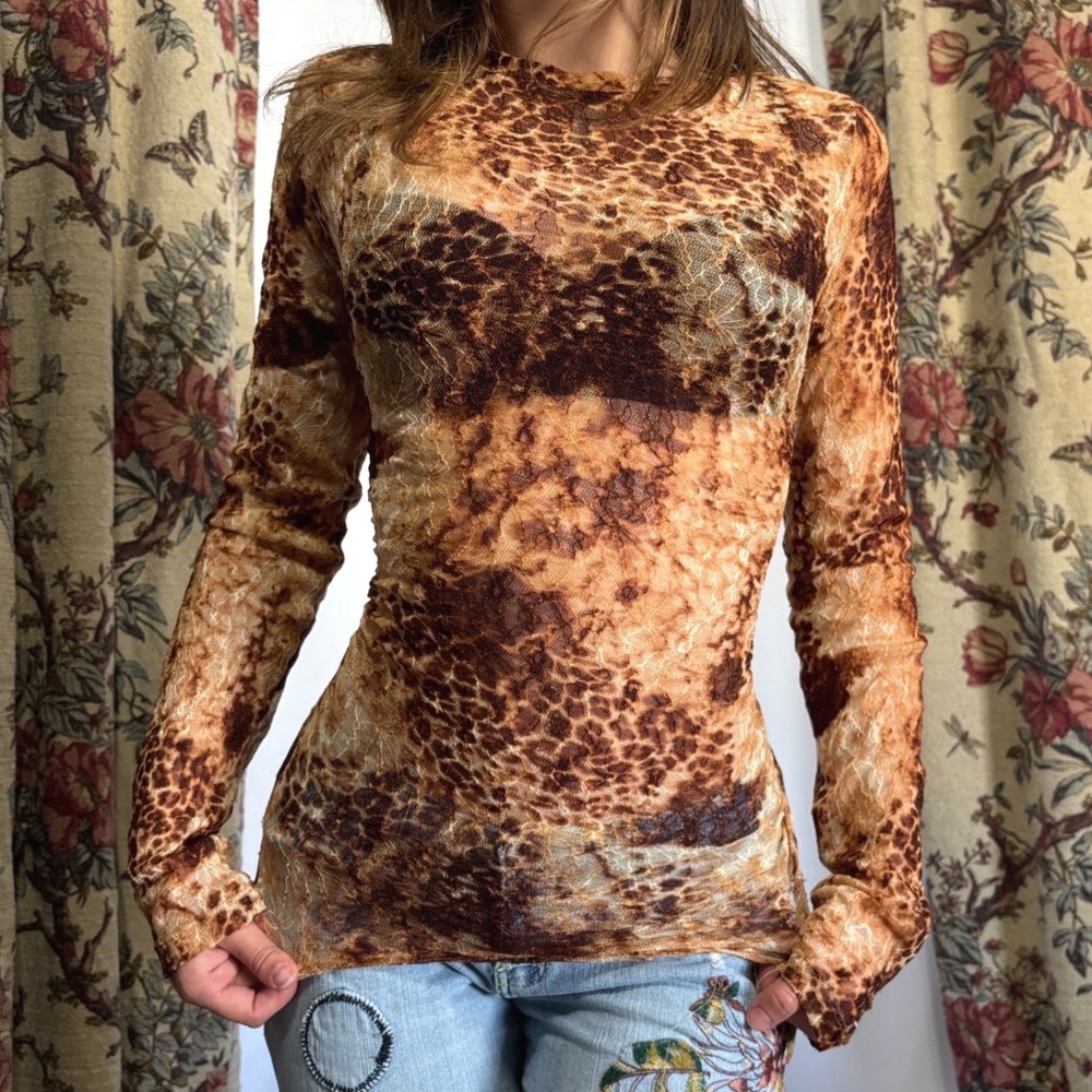 BKE Stunning vintage Y2k long sleeve sheer top with leopard print design